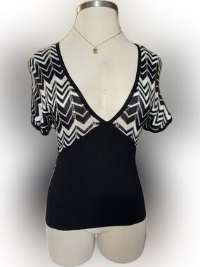 Vintage‎ Bette Paige Black & White Chevron Knit V-Neck Top